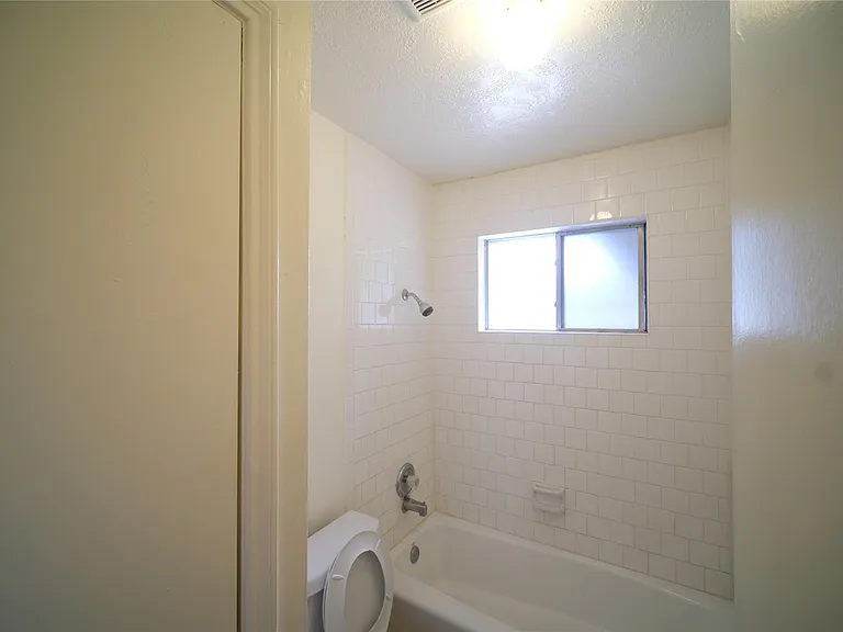 12327 Shannon Hill Cir — Photo 10