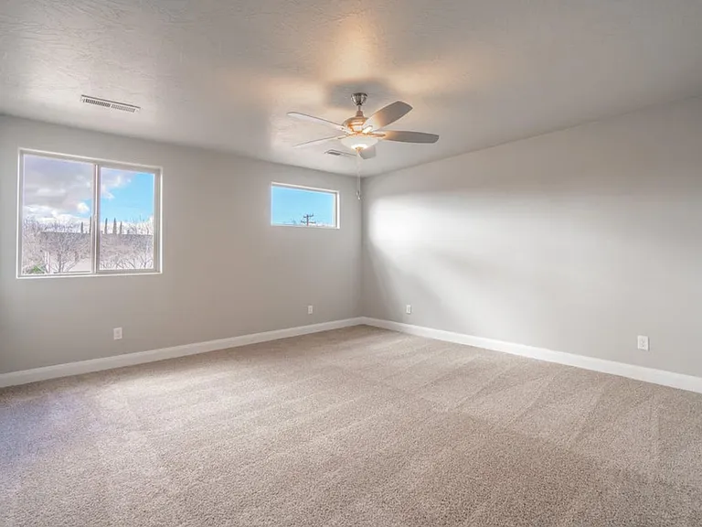 174 N 100 W #6 — Photo 11