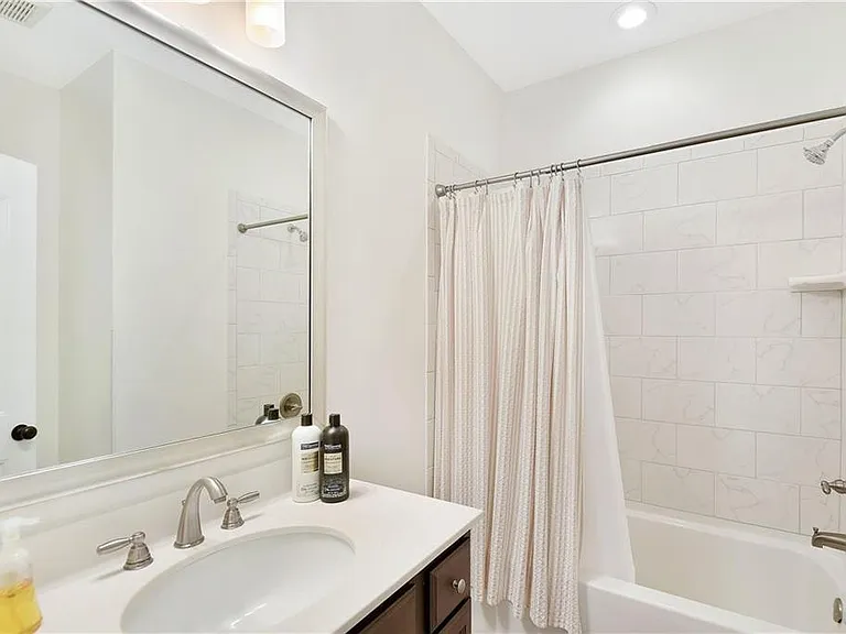 510 Mariners Cir — Photo 25