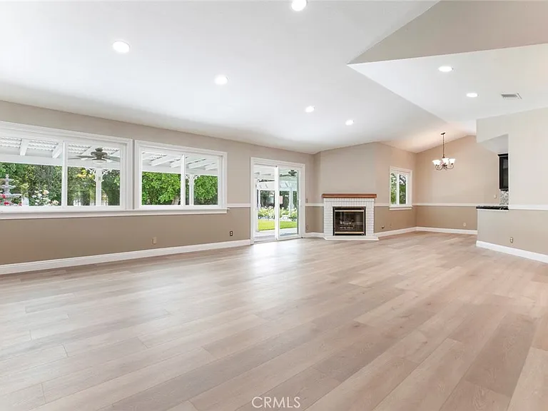 10928 Meseta Ave — Photo 6