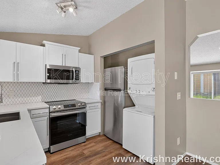 19684 SW 68th Ave — Photo 12