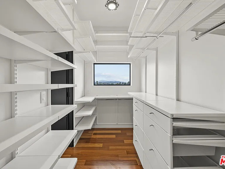 2388 Lyric Ave — Photo 36