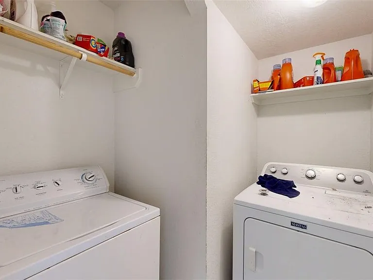 2933 McLaren Dr — Photo 26
