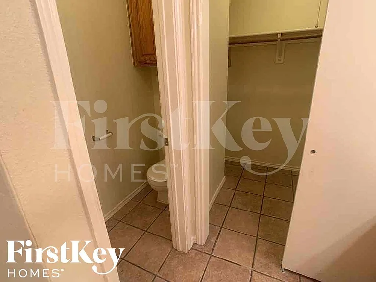 18614 Seaton Dr — Photo 13