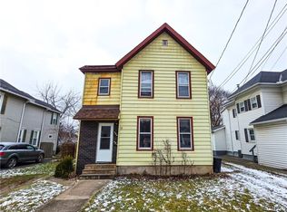 15 Pleasant St, Auburn, NY 13021