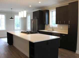 930 N Buchanan St, Arlington, VA 22203