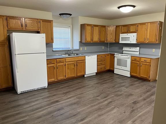 3rd image of 2355 Hollow View Dr