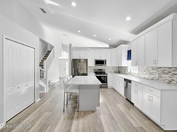 4th image of 4126 Fitzroy Reef Dr