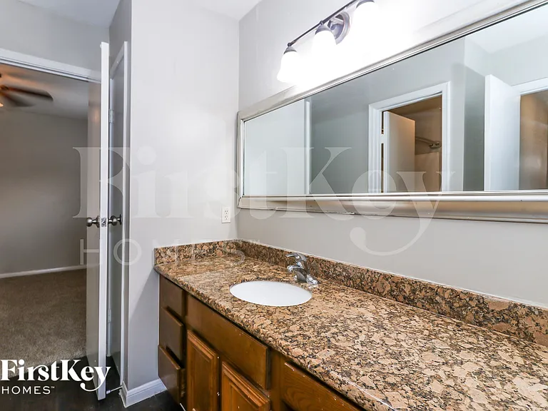 1308 Wilson Dr — Photo 17