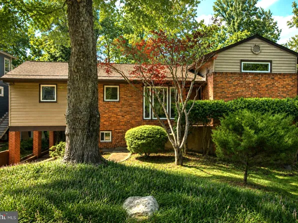 6408 W Halbert Rd, Bethesda, MD 20817