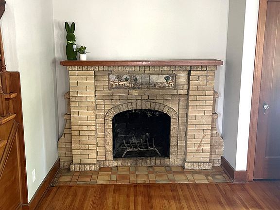 5th image of 3922 E Willow St