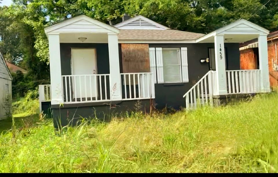 1st image of 1439 Menager Rd