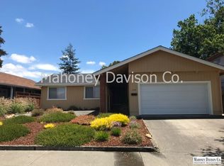 1272 Berrydale Dr, Petaluma, CA