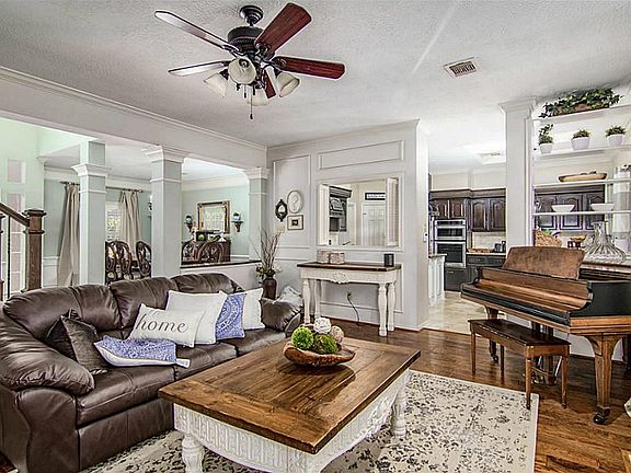 2nd image of 3711 Rock Springs Dr