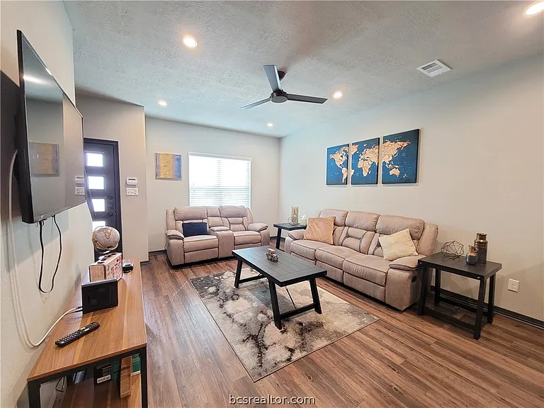 1451 Associates Ave #711 — Photo 4