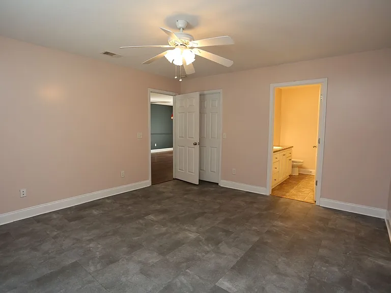 343 Longwood Dr — Photo 16