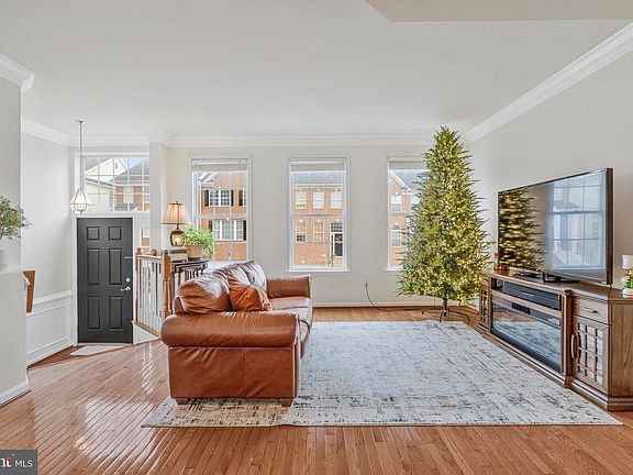 3rd image of 43035 Rundle Ter