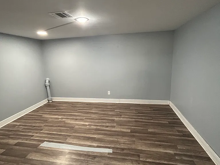 521 Burnham Rd — Photo 10