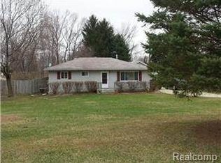 2439 Judy Conn Dr, Lapeer, MI 48446