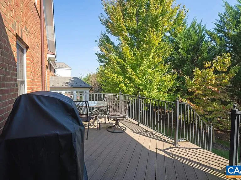 836 Colridge Dr — Photo 11
