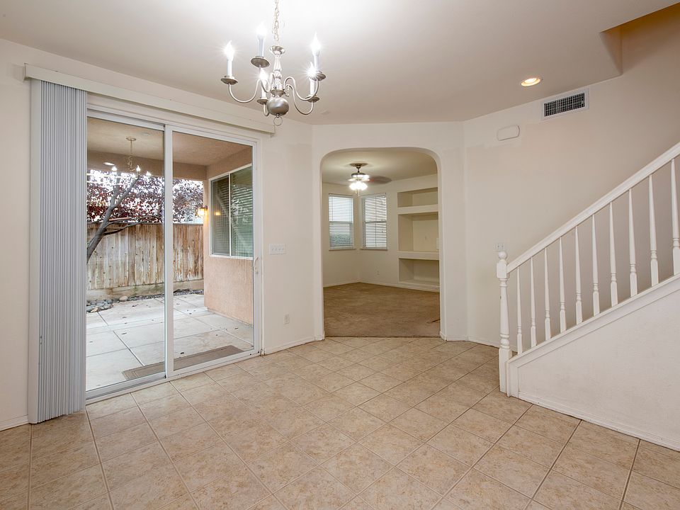 2nd image of 5558 N Olive Tree Ln