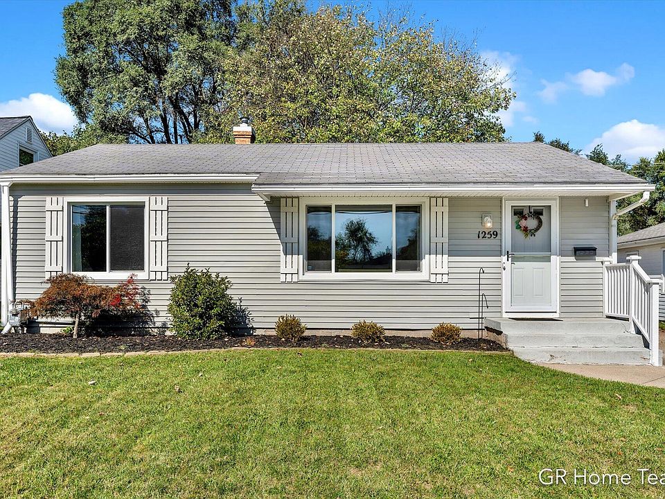 1st image of 1259 Oaklawn St NE