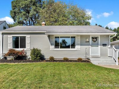1259 Oaklawn St NE, Grand Rapids, MI, 49505