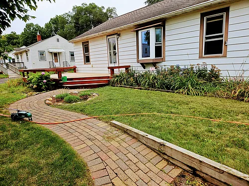 136 Charles Ave Photo 1