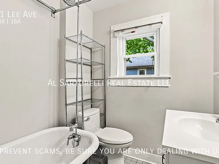 31 Lee Ave — Photo 17