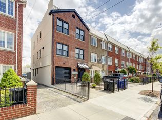 22-31 47th St #1R, Astoria, NY 11105