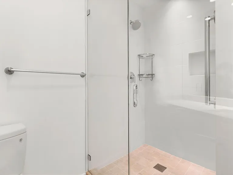 1541 Filbert St #3 — Photo 19
