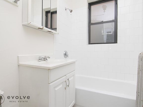 3rd image of 636 W Arlington Pl APT 37A