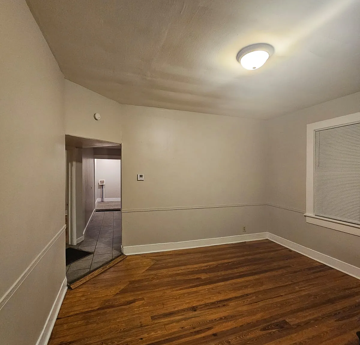 3 bed, 904 sqft, $945 — Photo 4