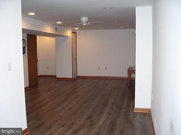 4th image of 2208 S Bent Ln