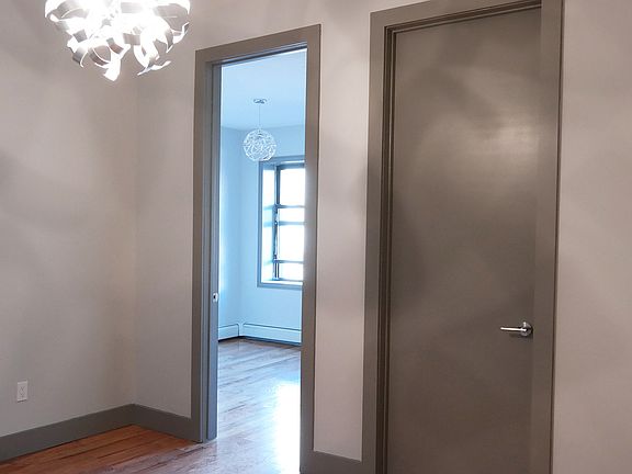 3rd image of 173 Jefferson St #2