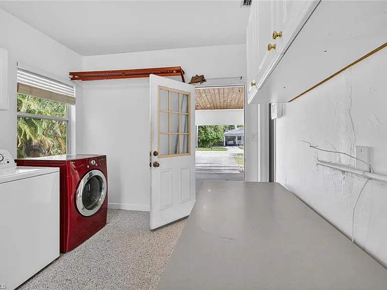 1420 Maravilla Ave — Photo 40