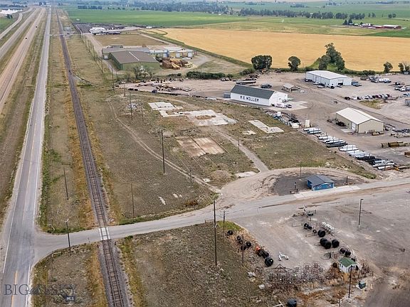 3rd image of 7725 S Highway 91