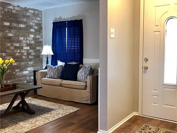 4th image of 9 W Townhouse Ln #30