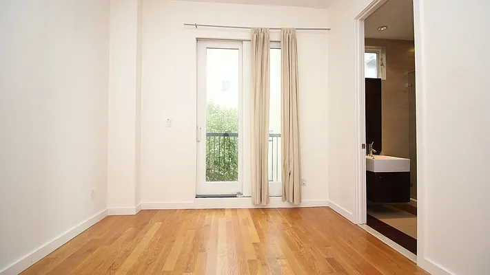 Rented by Nooklyn NYC LLC | media 1