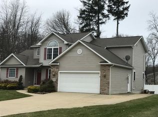 1966 Fishermans Trl, Madison, OH 44057