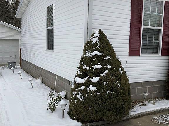 2nd image of 6872 Meadowridge Cir