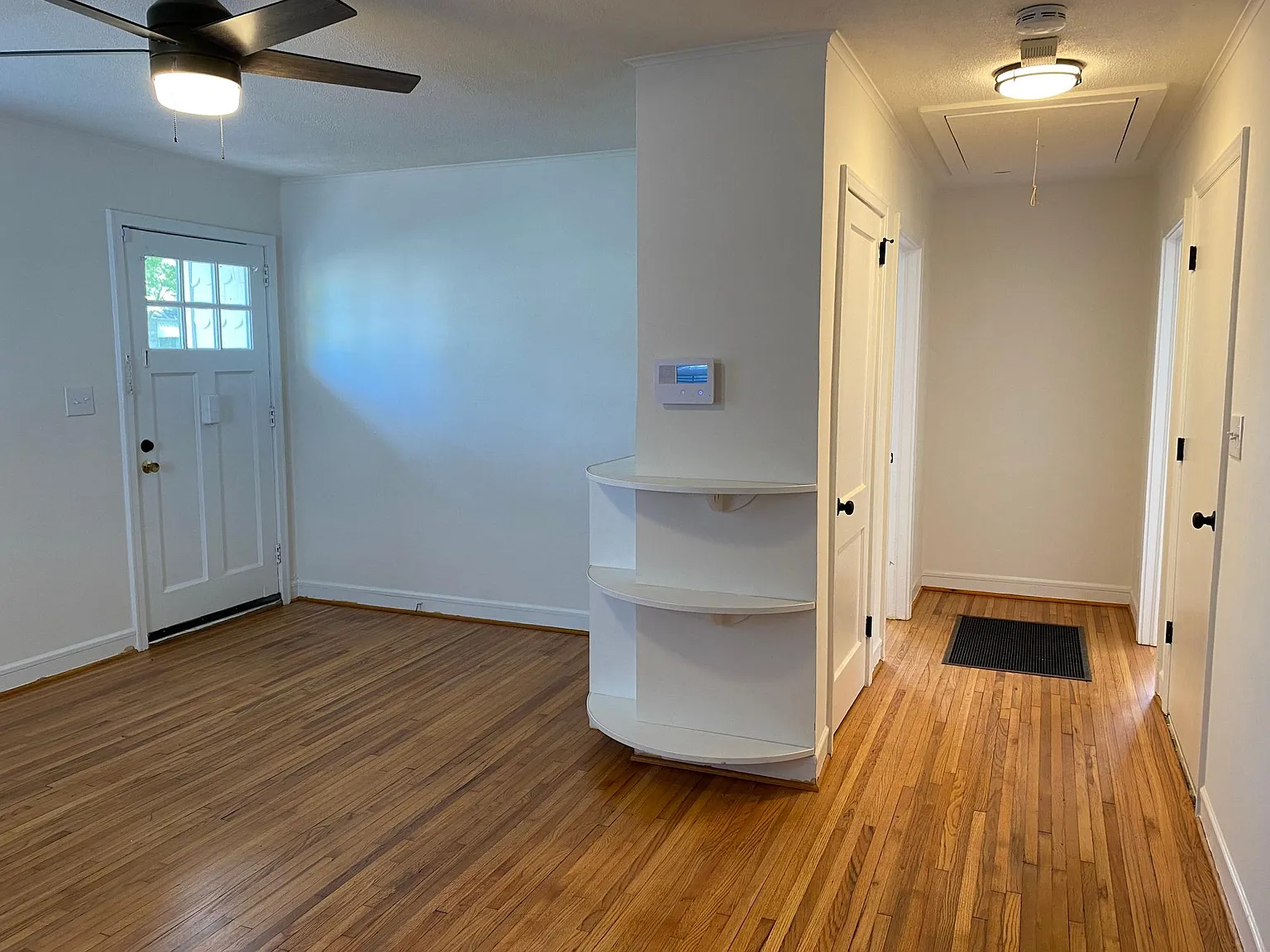 2 bed, 860 sqft, $2,200 — Photo 3