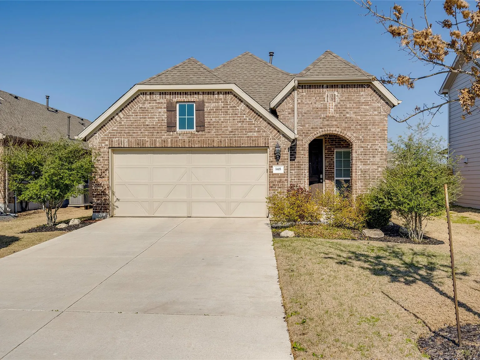 3 bed, 2.0 bath, 1520 sqft, $1,999 — Photo 2