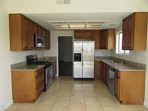 5th image of 1381 Torington Dr