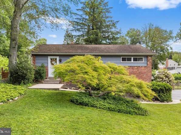 217 Chestnut St, Newtown Square, PA 19073