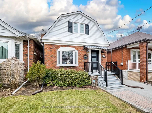 32 7th St, Toronto, ON M8V 3B2