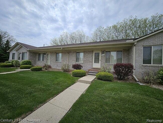 1st image of 22115 Glenwood St