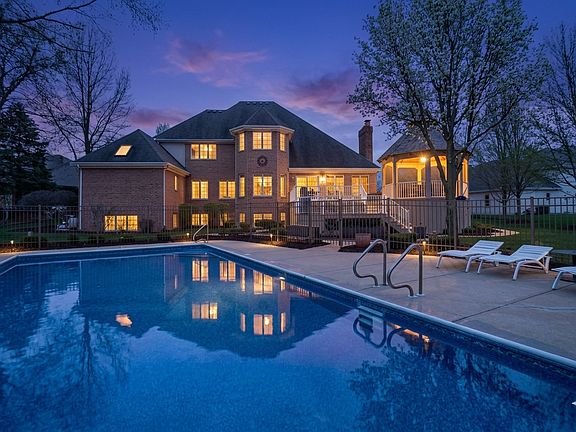 3rd image of 25634 S Kensington Ln