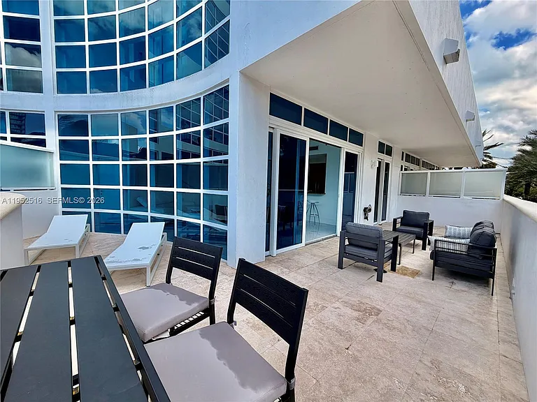 50 S Pointe Dr #LOFT4 — Photo 12