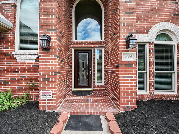 4th image of 214 Willards Way